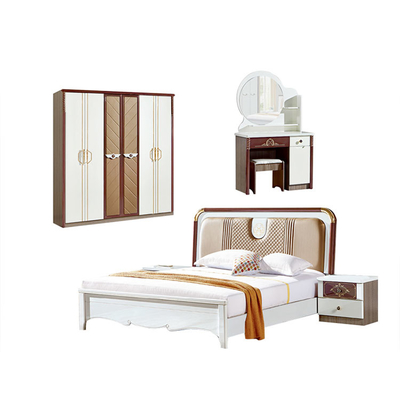 MDF PUの米国式の純木の寝室セットの家具Cappellini