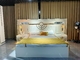 世紀半ばの家のチェリー ライト ドレッサー王が付いているBed固体現代寝室続き